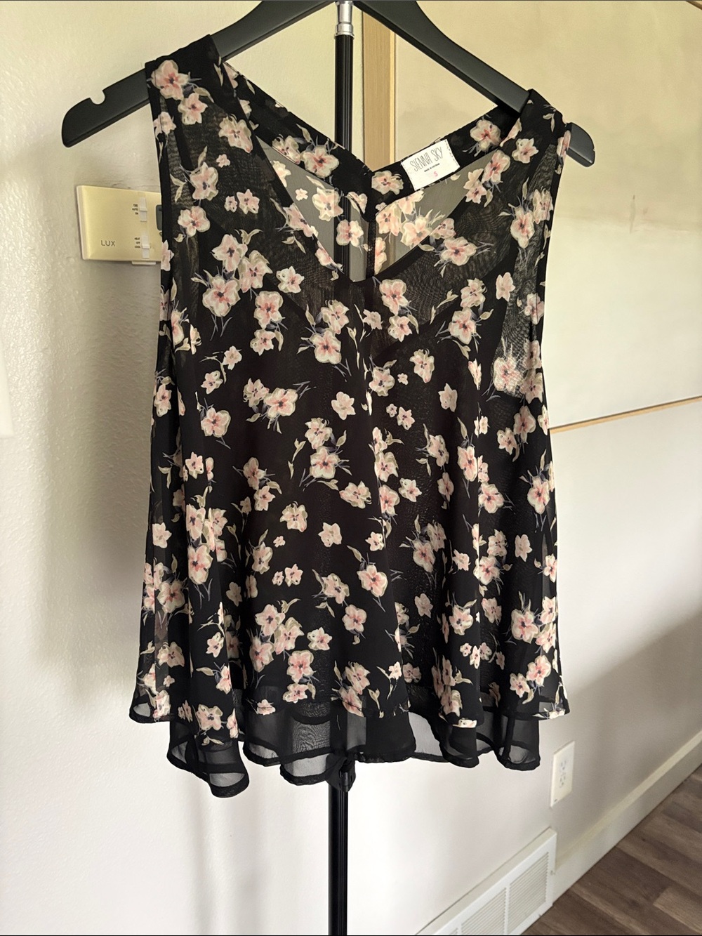 Soften Floral Sleeveless V-Neck Top - Black with Pink Floral